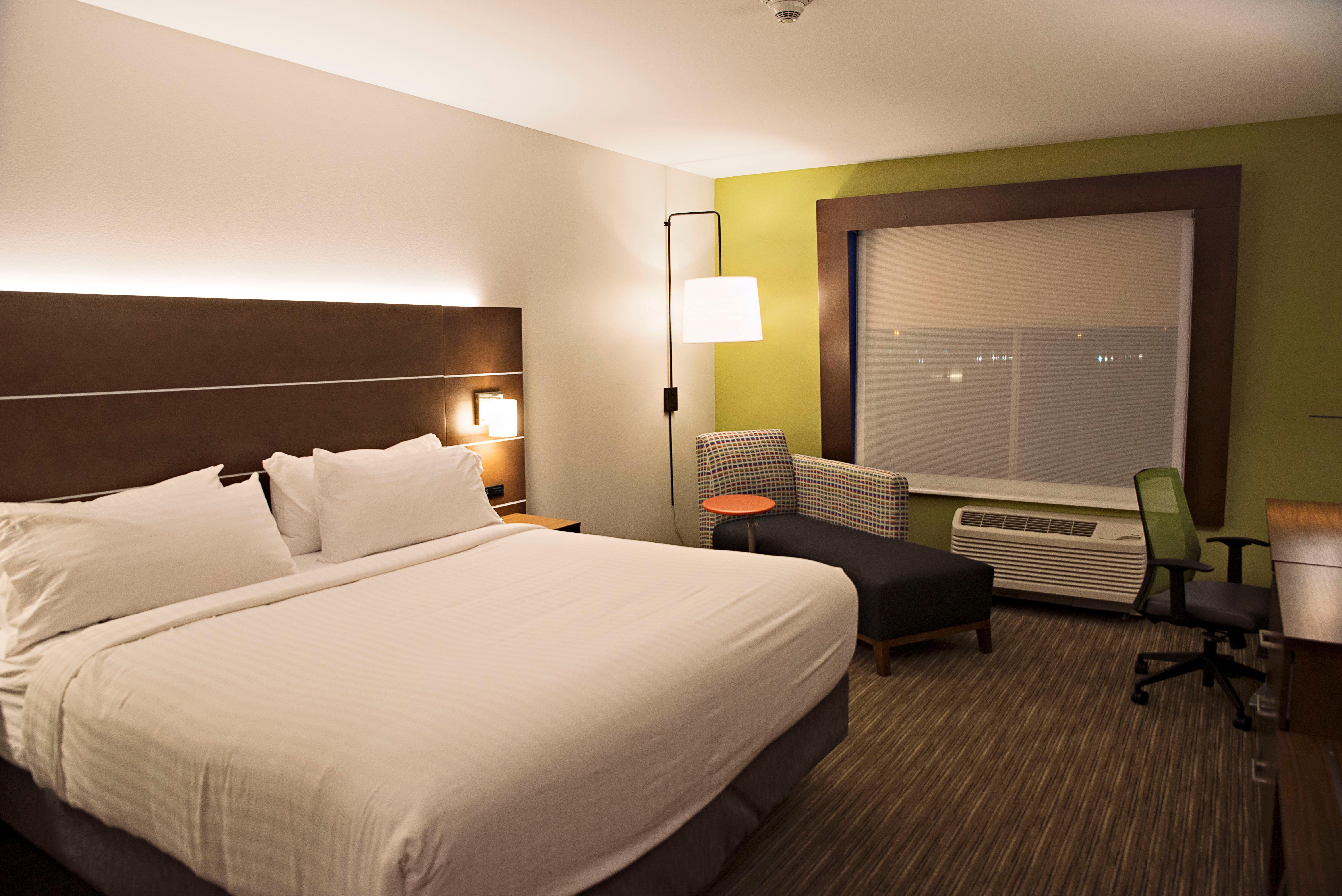 Holiday Inn Express & Suites - Rantoul By Ihg Exteriör bild